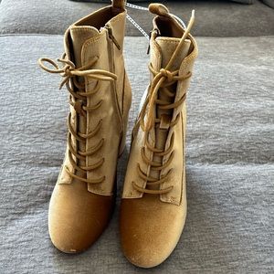 Gold Velvet boots with zipper on the side - New with tags - Size 8